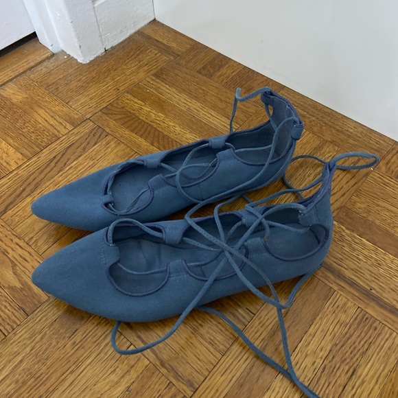 Gap suede lace up pointy toe flats 7.5 - Picture 2 of 5